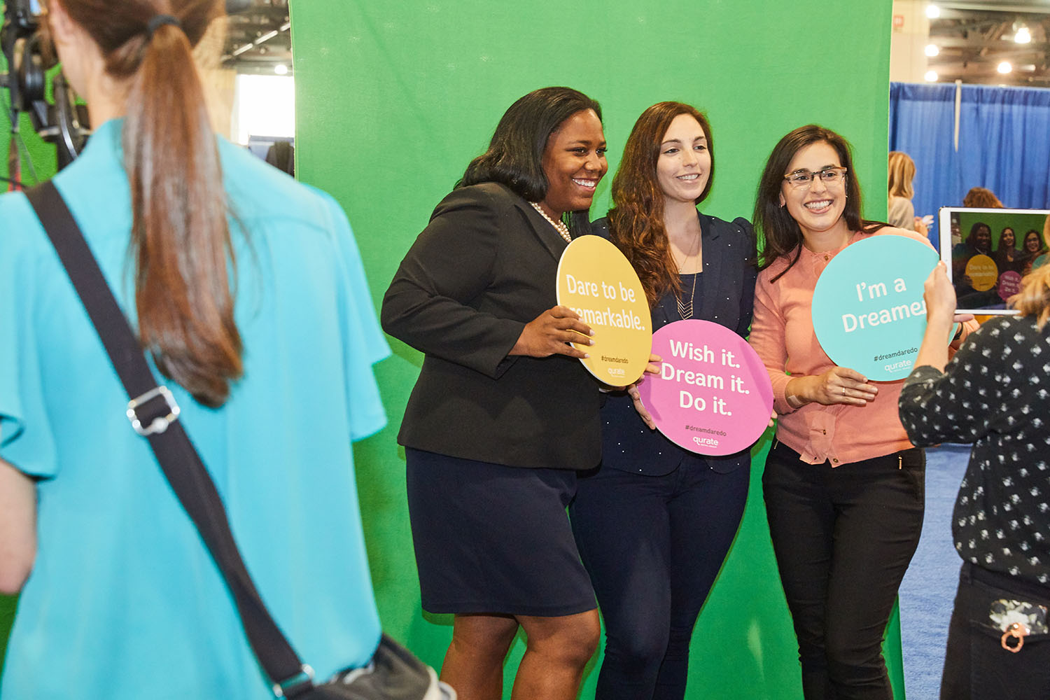 Image 8_PA Conference for Women attendees particpate in QVC Group's #dreamdaredo social activation.